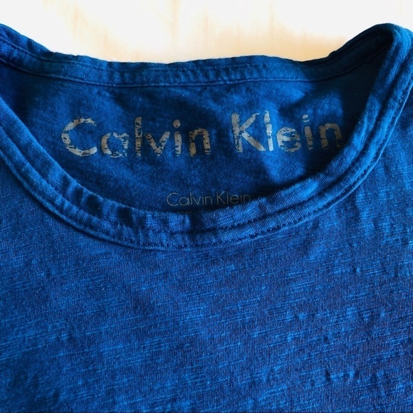 Calvin Klein Tee Shirt Cobalt Blue Logo Short Sleeve Men's size Medium - Picture 6 of 9